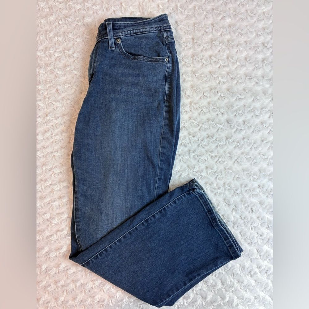 Levi’s Curvy Bootcut Blue Jeans a wardrobe must have